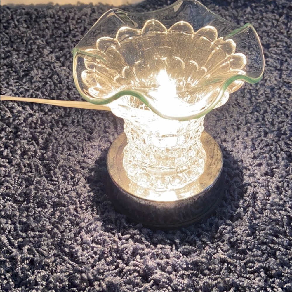 Lamp - Picture 2 of 5